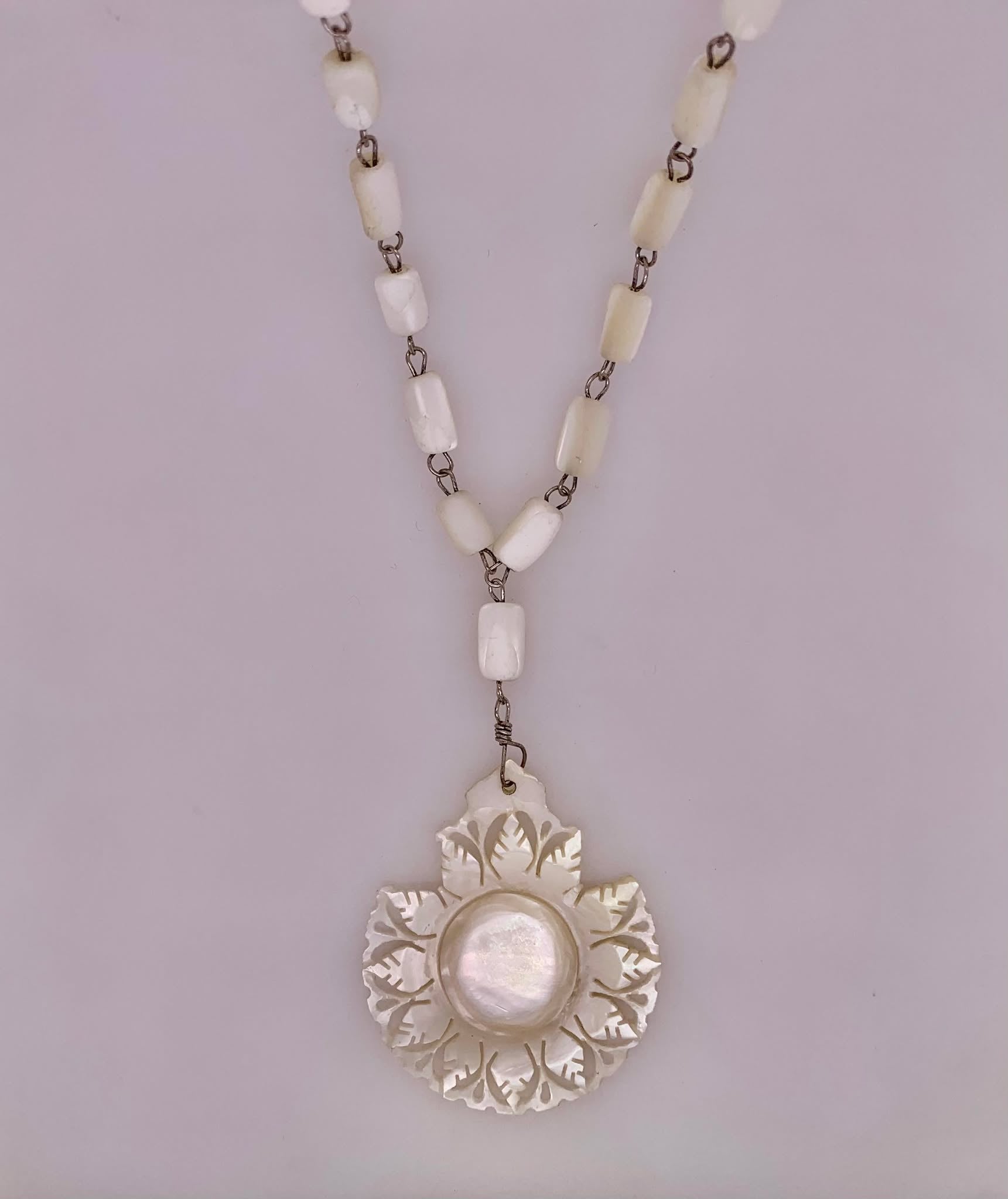 Faux Mother of Pearl Fashion Necklace