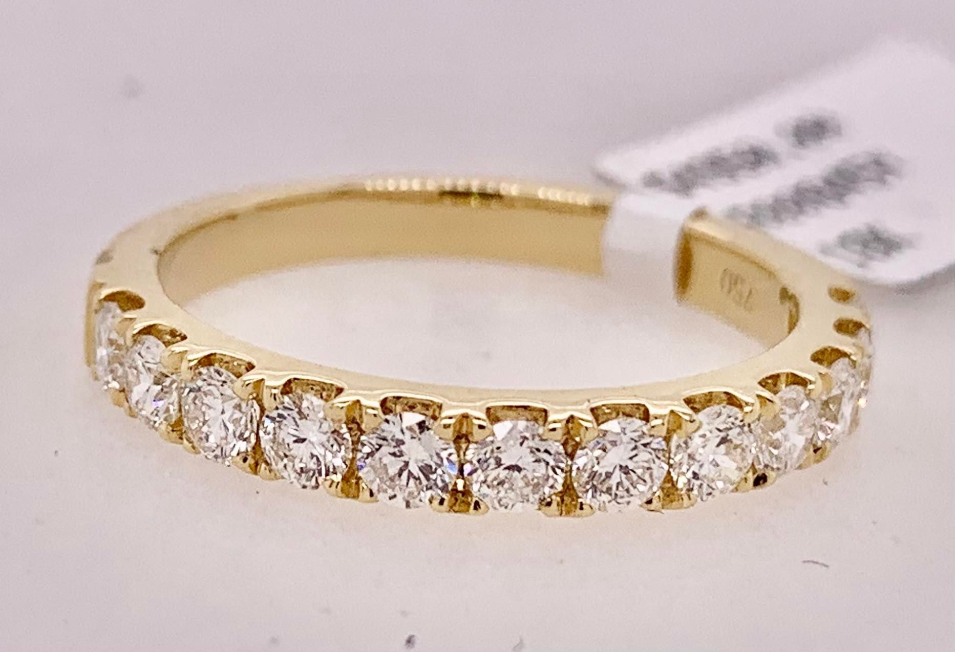 18K Yellow Gold Diamond Band