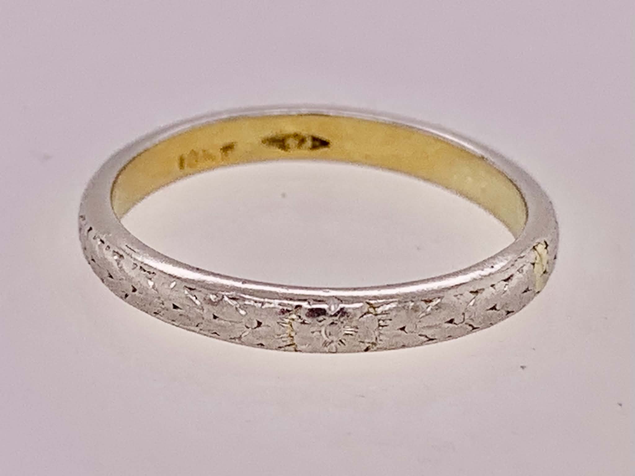 Estate 18K Wedding Band