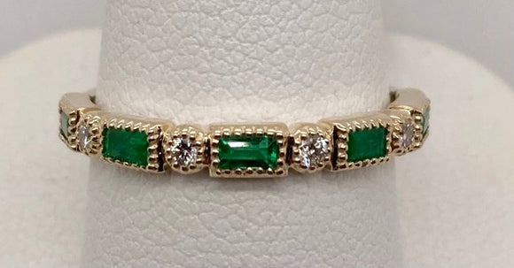 14K Diamond & Emerald Band Ring