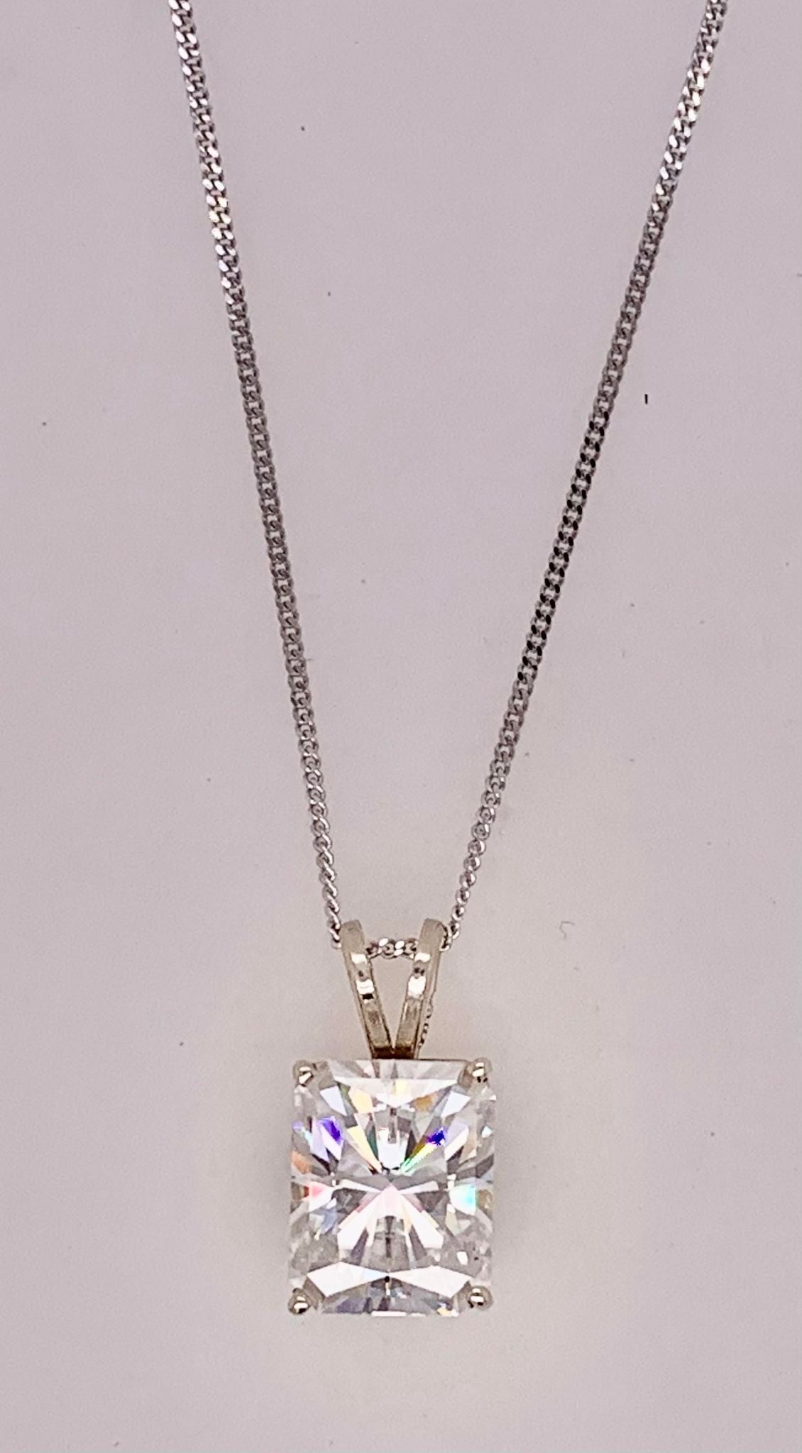 White gold cubic zirconia pendant hotsell