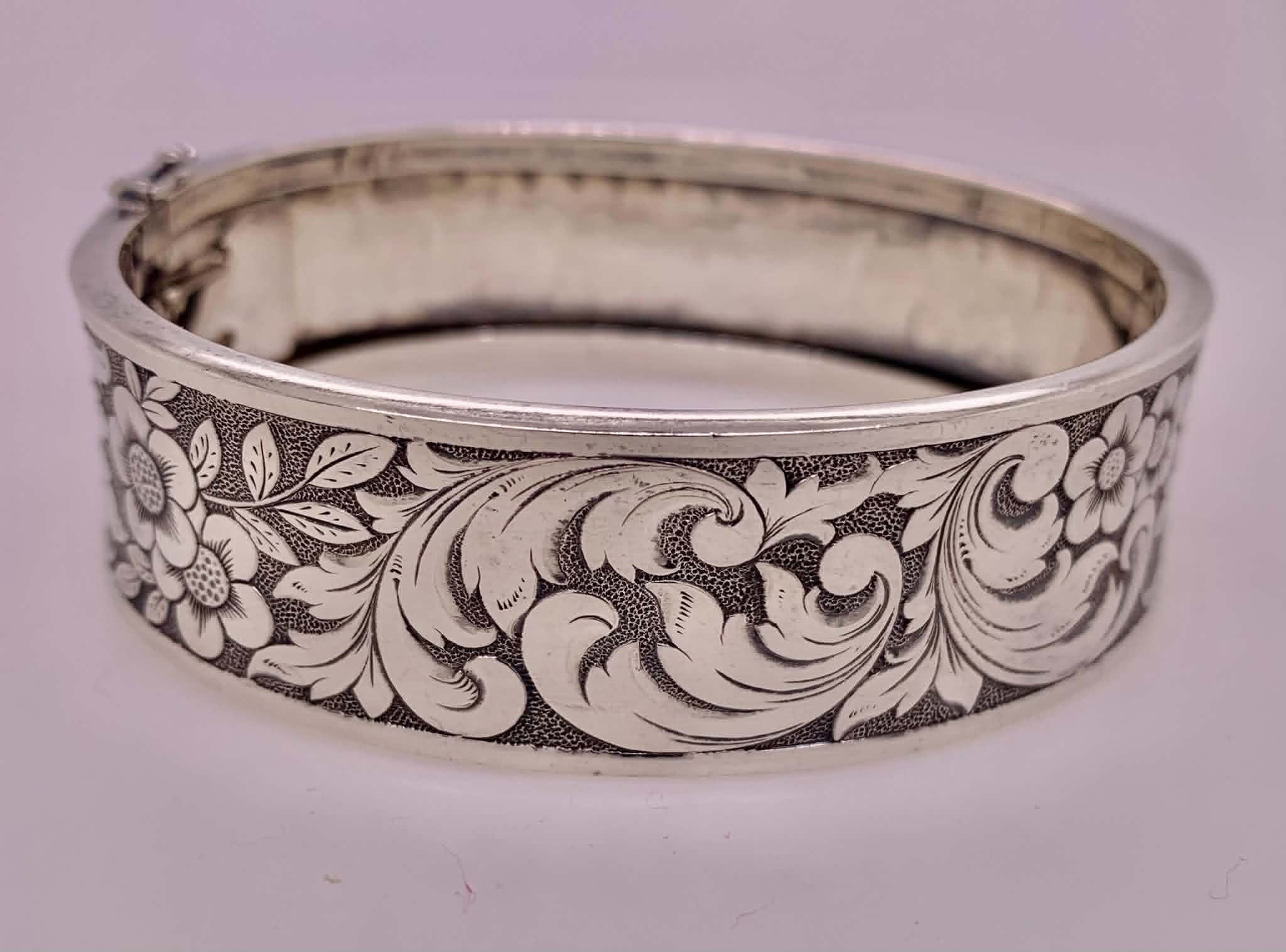 Estate Sterling Silver Bangle