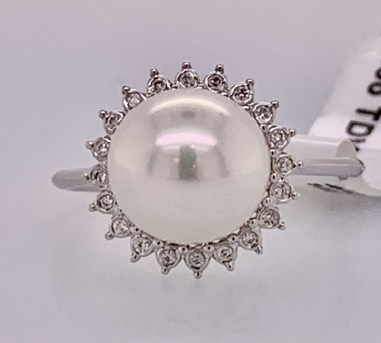 14K Freshwater Pearl & Diamond Ring
