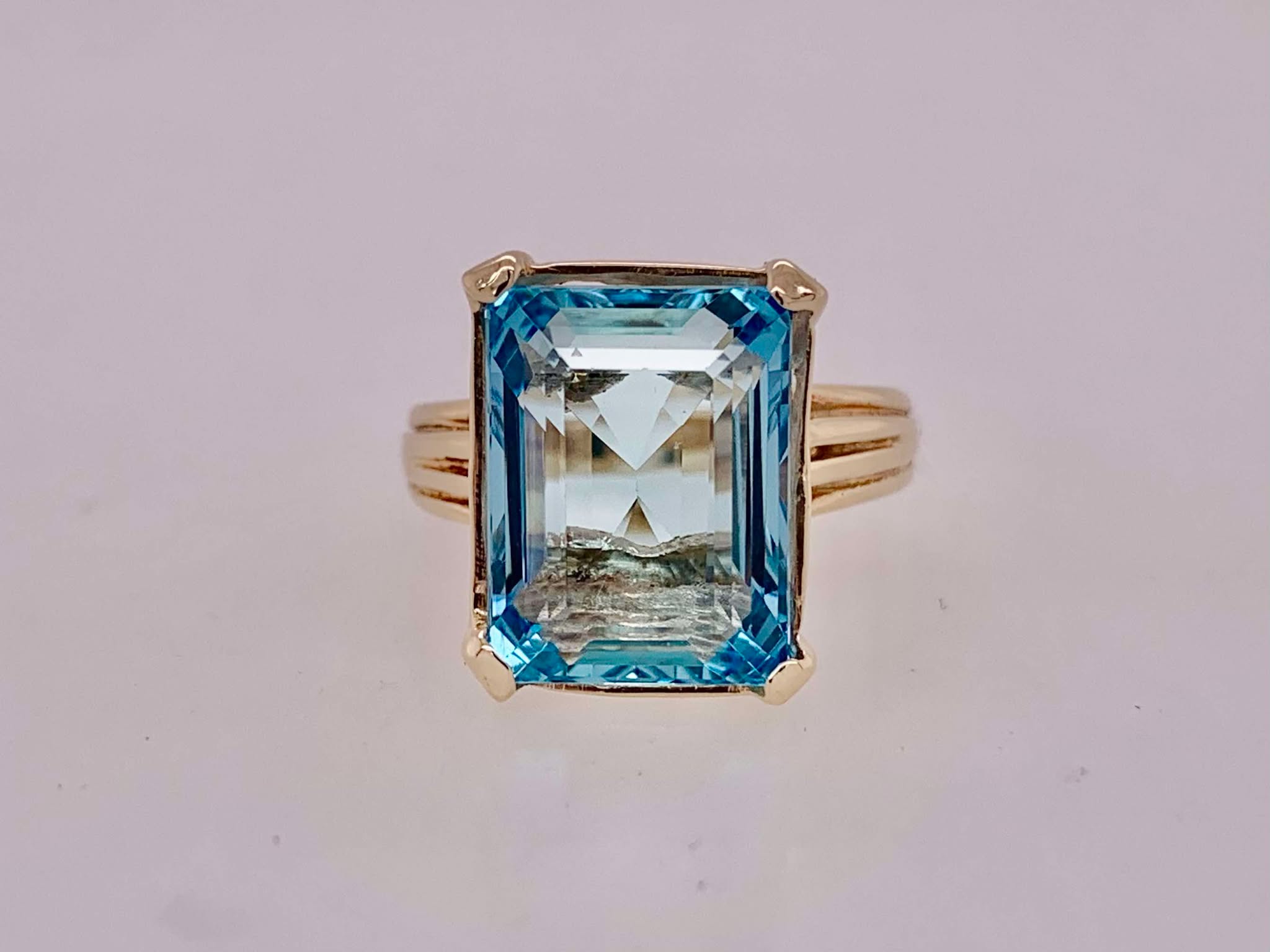 Estate 14K Aquamarine Ring