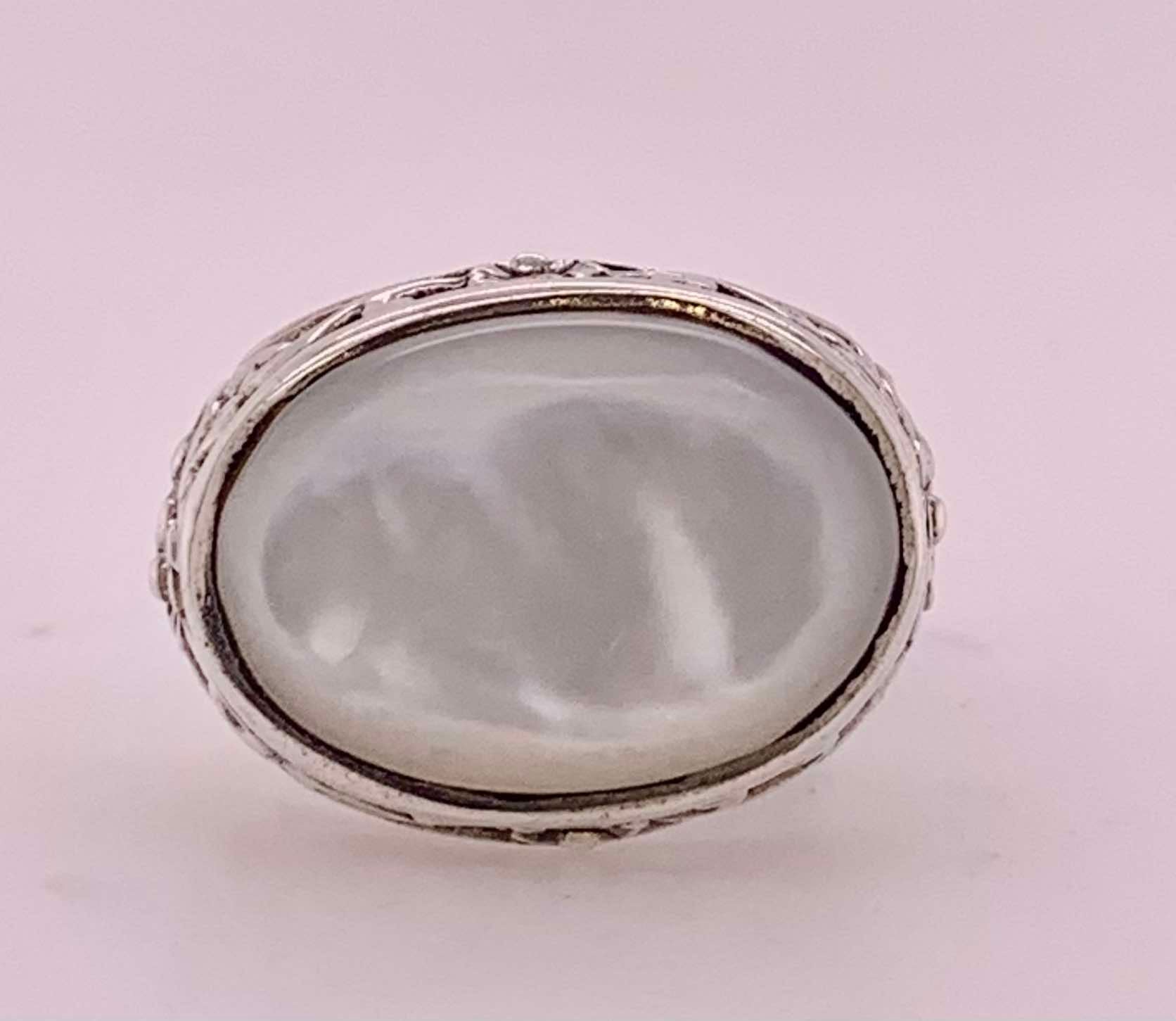 Sterling Silver Mother of Pearl Ring