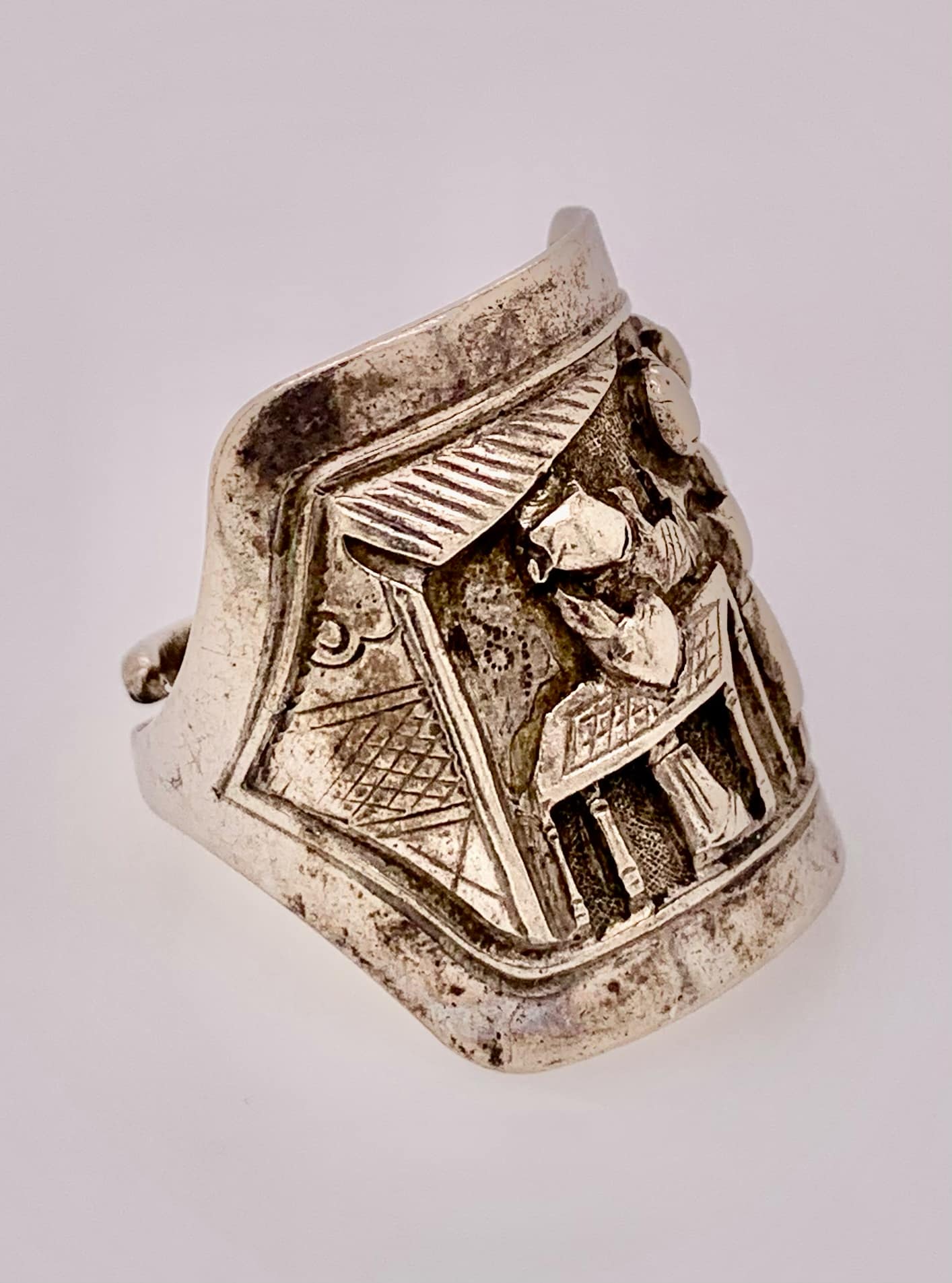 Estate Sterling Chinese Opera Ring