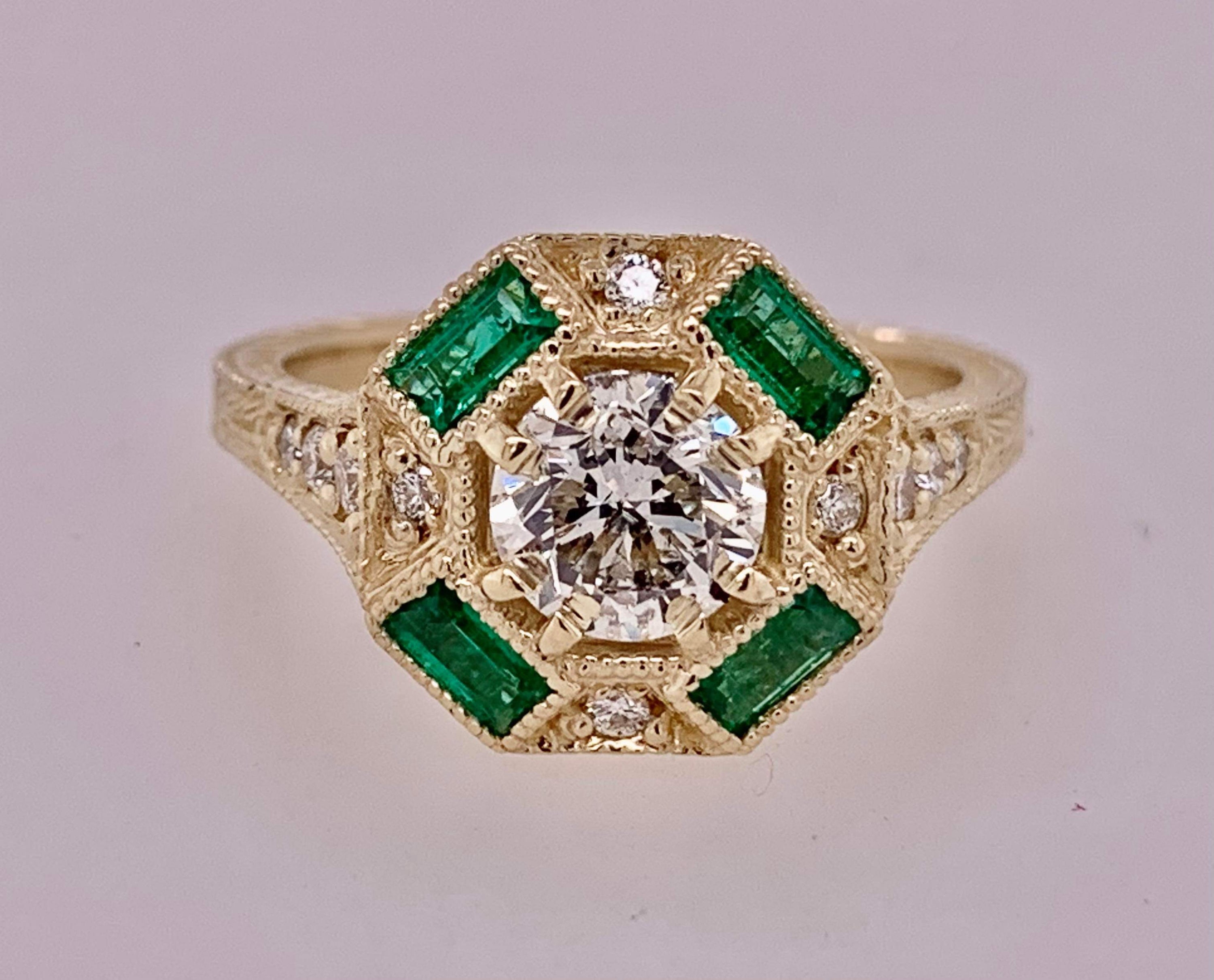 14K Gold Diamond & Emerald Ring