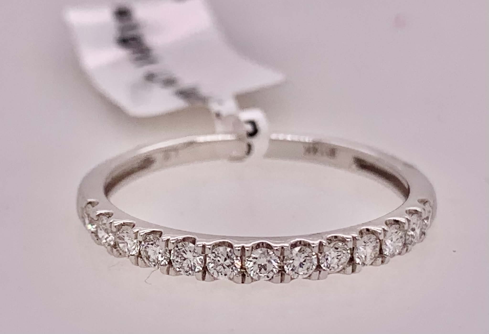 14K LAB Diamond Band
