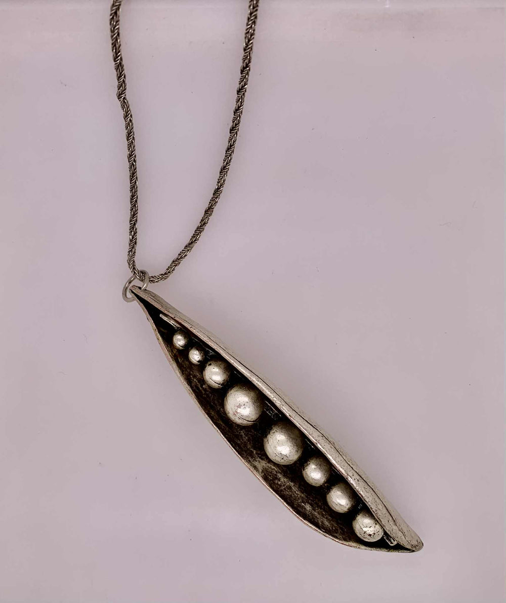 Estate Pea Pod Pendant