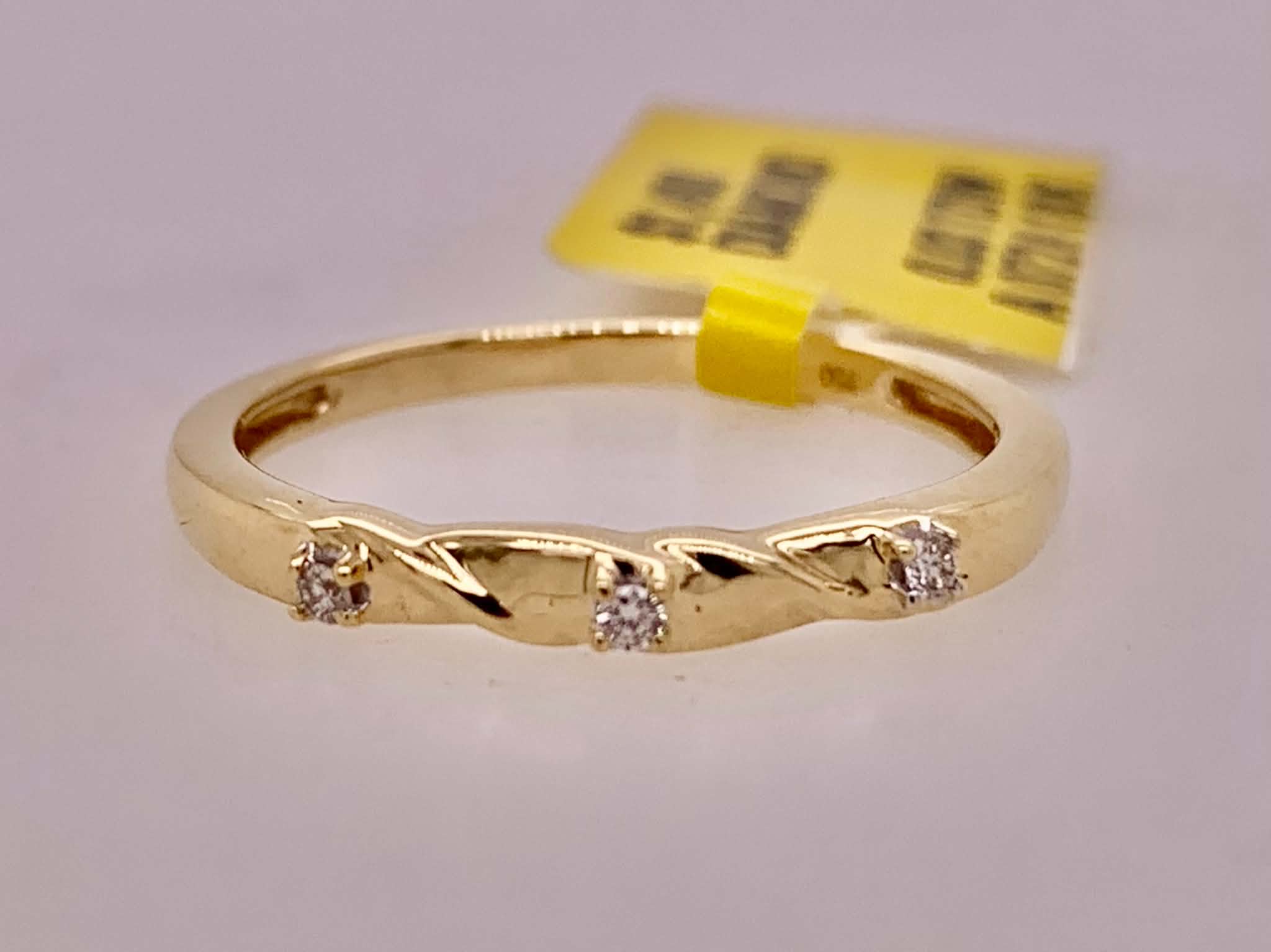 18K Diamond Band