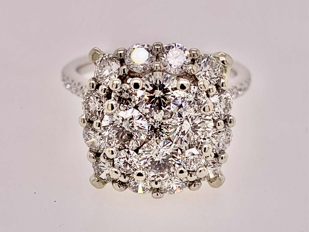18K Diamond Cluster Ring