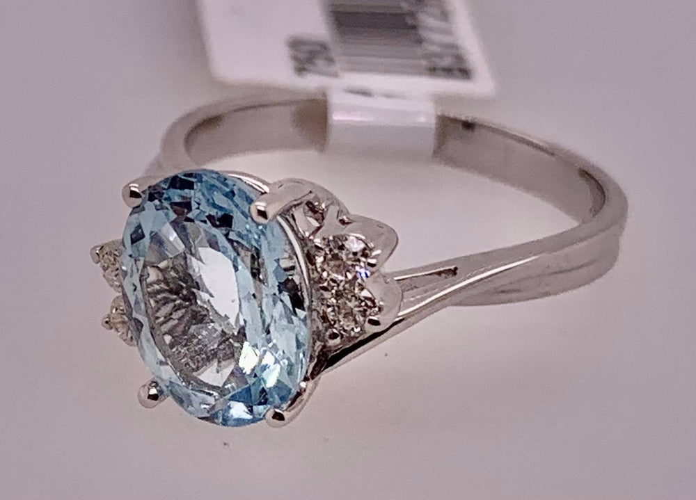 14K Aquamarine & Diamond Ring