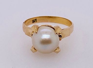 18K Cultured Pearl Ring