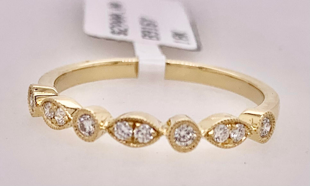 18K YELLOW GOLD DIAMOND BAND