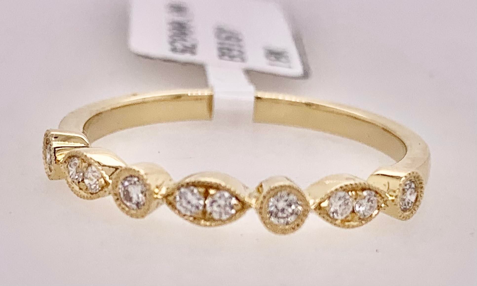 18K YELLOW GOLD DIAMOND BAND
