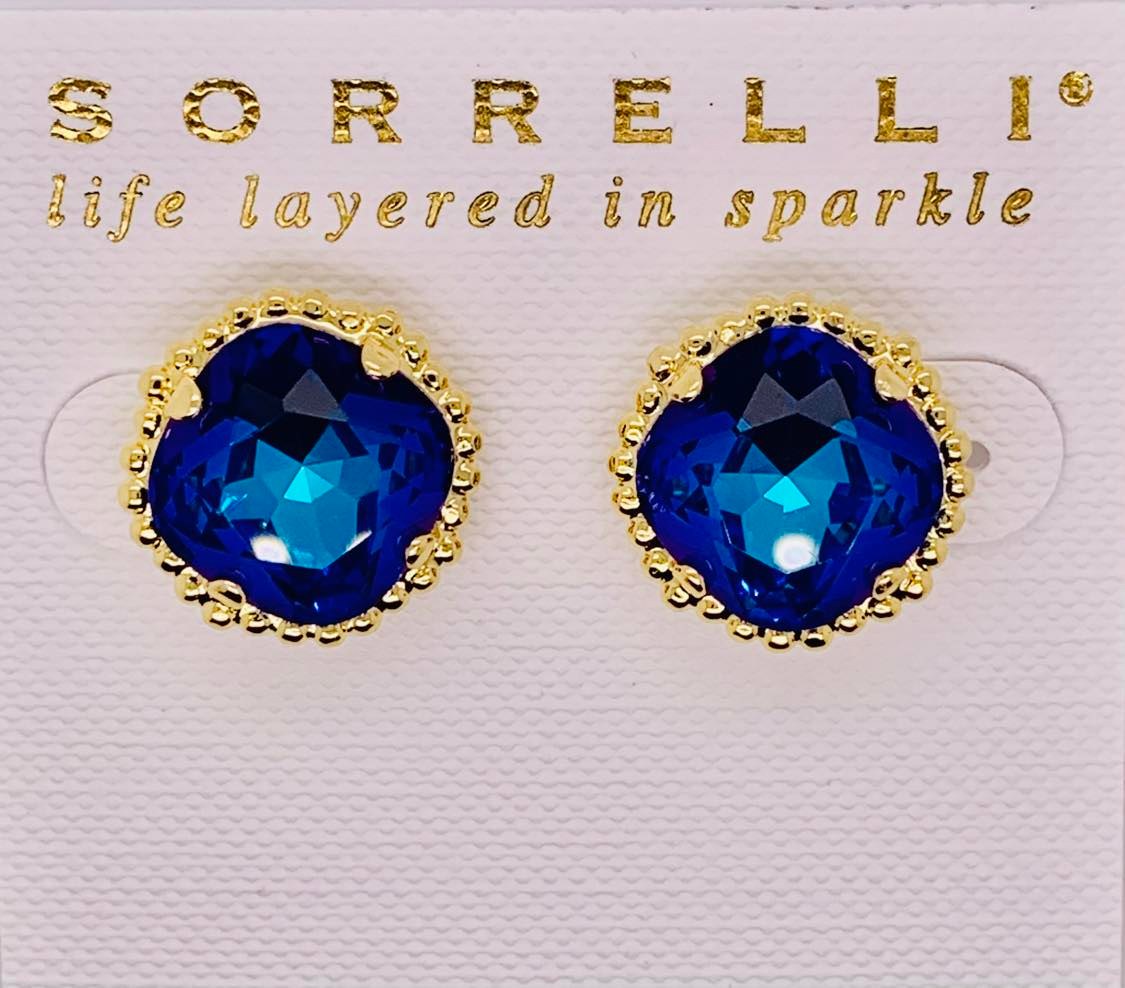 Cushion-Cut Solitaire Stud Earring