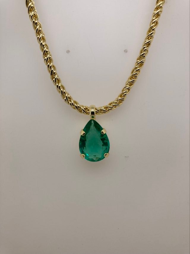 Eileen Pendant Necklace