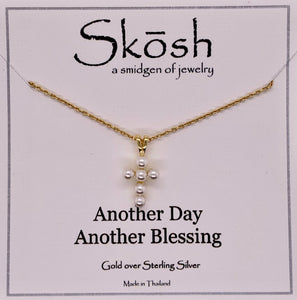 Skosh Pendant Small Pearl Cross