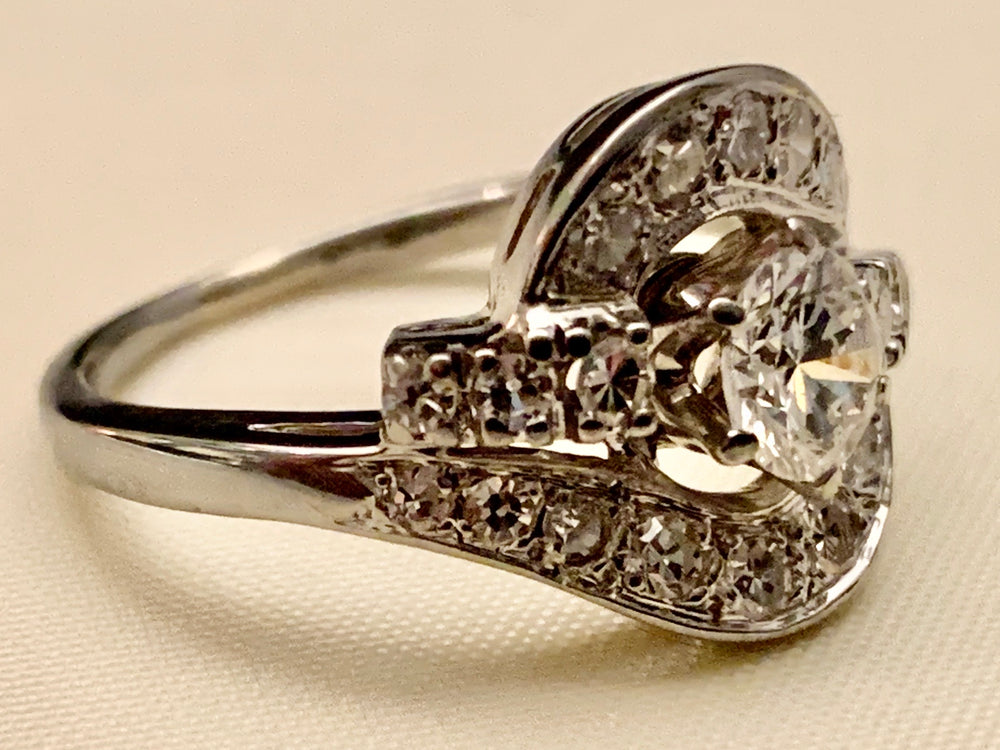 14K WHITE GOLD DIAMOND ESTATE RING