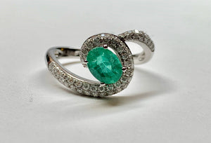 14K White Gold Emerald & Diamond Ring
