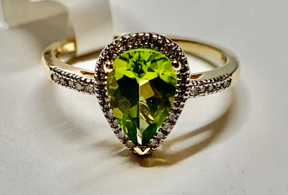 14K Yellow Gold Peridot & Diamond Ring