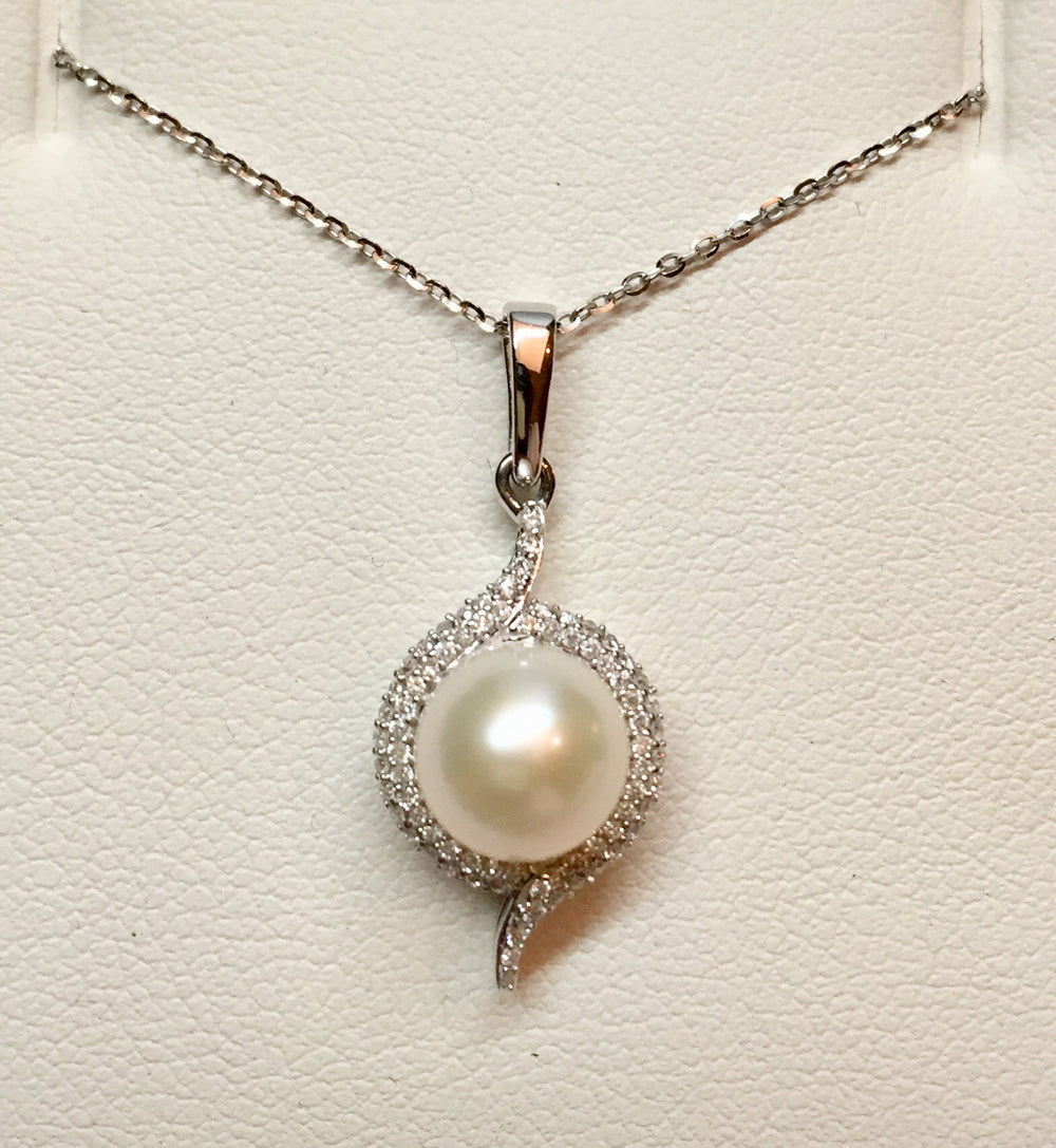 Pearl & Diamond Pendant